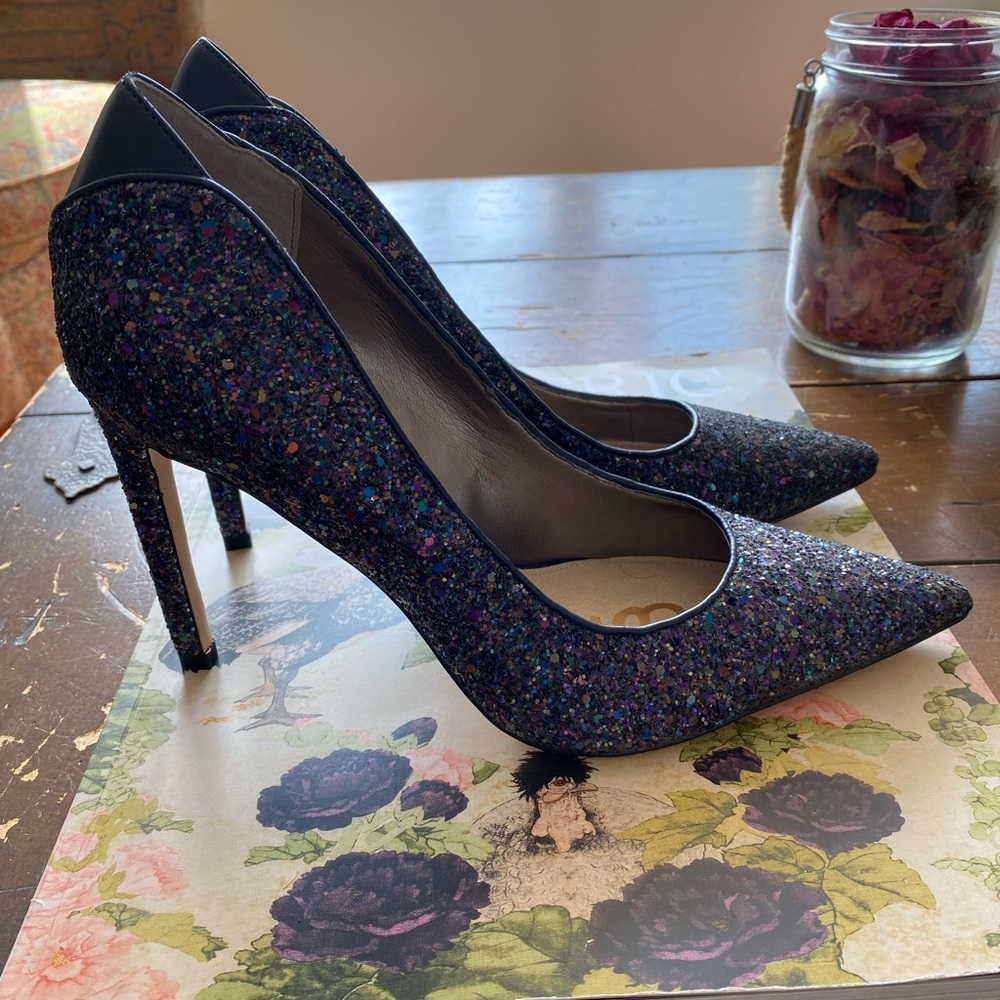Sam Edelman Women’s Dea Midnight Confetti Glitter Pump.